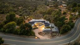 Sleeps 10, Luxe 2 Homes Malibu Hills Retreat | Cielo Estate by AvantStay