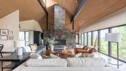 Big Sky by AvantStay | Mountain Home w/ Great Views, Hot Tub, Al Fresco Dining