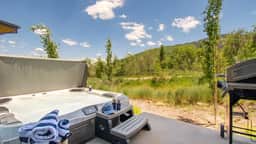 Encore by AvantStay|Minutes from the Slopes in PC! w/ Hot Tub