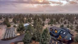 The Gem Estate by AvantStay | Modern Farmhouse w/ Lavender Fields + Hot Tub