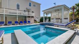 3001 Palm Boulevard by AvantStay | Across From Beach & Ocean Views!