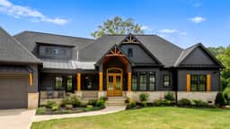 New Saltwater Pool + Spa, Views | Wilson Hideaway