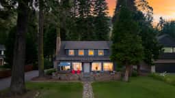 West Shore Lake House by AvantStay | Ski Cabin + Guest House | Lake Views + Lounge Seating + Alfresco Dining | 15 min to Palisades
