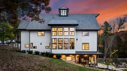 The Grand on Greenbay-7 bedrooms | Sleeps 20 | Modern new build