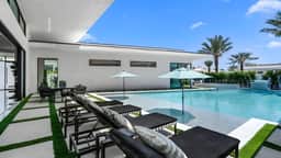 Sleeps 20 | Pool & Pickleball | Villa Near Golf, Dining & Fun | Bravo Villa #2 by AvantStay