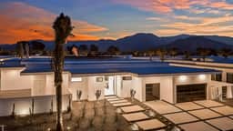 Sleeps 14 | Desert Paradise w/ Pool, Hot Tub & Pickleball | Near La Quinta | Bravo Villa #5 by AvantStay