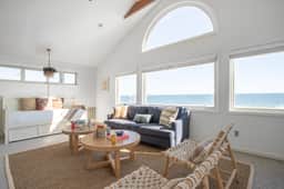 Lighthouse by AvantStay | Beachfront + Pool + Game Room | Rooftop Firepit + Ocean Views | Folly Beach + Private Beach Access