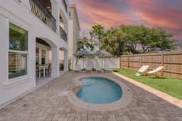 Sleeps 20, Private Pool, Putting Green, Walk to Beach | Vitamin Sea by AvantStay
