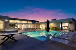 Polo Villa 10 by AvantStay | Backyard Oasis w/ Putting Green | 6 Bedrooms.