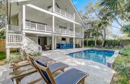 3704 Cameron by AvantStay | Pool | Bar | Multiple Balconies!