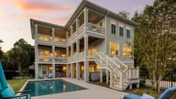 Sweetbay by AvantStay | 1 Min Walk to Beach + Pool