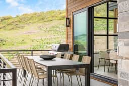 Mountain Lover by AvantStay | Luxe Escape w/ Views | Hot Tub, Gym, Movie Theater