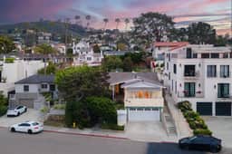 La Jolla Living by AvantStay | A+ Location | Private Backyard Lounge