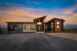 Whiskey Ridge by AvantStay Infinity Pool, Hot Tub, Game Room, Panoramic Views