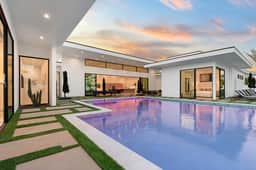 Sleeps 20 | 7-Bedroom Villa w/ Pool, Putting Green & Hot Tub | Bravo Villa #11 by AvantStay