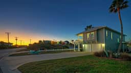 Barking Shark by AvantStay | Coastal Home • Private Pool, Beach Access, Game Room
