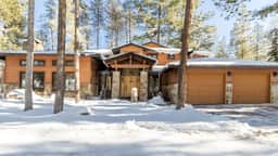 Base Camp by AvantStay | Magical Cabin w/ Sauna, Hot Tub & Close to Snow & Golf