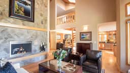 Sunriver by AvantStay | Cozy Mountain Home w/ Indoor Pool and Hot Tub