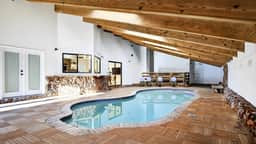 Honeypot by AvantStay | Indoor Pool & Hot Tub
