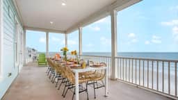 Poseidon By AvantStay | On The Beach! Two Ocean Facing Balconies & Hot Tub