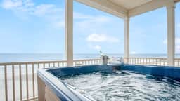 Poseidon By AvantStay | On The Beach! Two Ocean Facing Balconies & Hot Tub