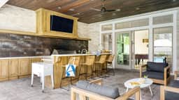 Monarch by AvantStay | Stunning Estate 1 Block to Beach, Swim Up Bar, Hot Tub, & Rooftop Views