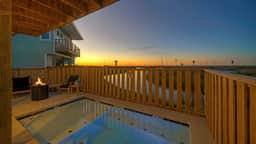 361 Bayview by AvantStay | Pool, Firepit + Pond View • Golf Cart-Friendly Boardwalk to Beach
