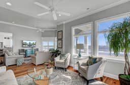 502 Ocean Blvd by AvantStay | Beachfront w/ Pool & Ocean Views!