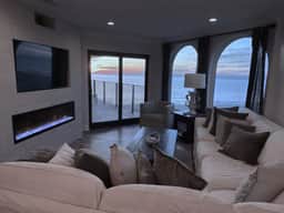 412 Seascape by AvantStay | Oceanfront + Balcony