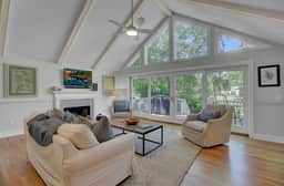 19 Oyster Row by AvantStay | Lakefront Home w/ Golf Course Views