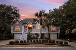 28 Beachwood West by AvantStay | Close to Beach, Multiple Decks & Private Pool!