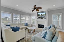 6 10th Avenue by AvantStay | 7BR Coastal Retreat • Walk to Front Beach + Shared Pool + BBQ Grill