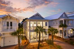 Beach Sea-ker's Retreat by AvantStay | Rooftop Deck w/ Views, Pool, Luxury 5BDR