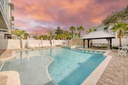 Monarch by AvantStay | Stunning Estate 1 Block to Beach, Swim Up Bar, Hot Tub, & Rooftop Views