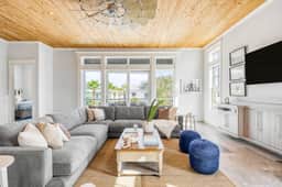 Monarch by AvantStay | Stunning Estate 1 Block to Beach, Swim Up Bar, Hot Tub, & Rooftop Views