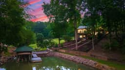 Cove's End by AvantStay | Lakefront Retreat • Dock + Hot Tub + Game Room + Fire Pit