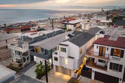 Walk to Manhattan Beach Pier, Ocean Views, Balcony, & Peloton | Casa Del Mar by AvantStay