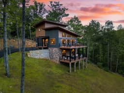 Luxe Cabin w/ Hot Tub, Views & Game Room – Sleeps 10 | Do Good Holler by AvantStay