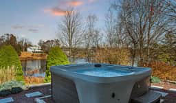Laker's Pointe by AvantStay | Lakefront Private Peninsula | Hot Tub, Game Room
