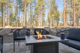 Grand Fir by AvantStay | Hot Tub and Firepit