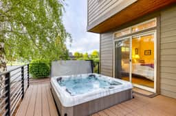Deck + Hot Tub | Community Golf Course | Forest Ridge Loop
