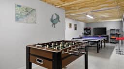 Family Tides by AvantStay | 1 Block to the Beach + Game Room + Large Deck  | Near Center Street