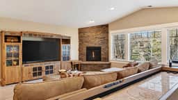 Mulligan Estate by AvantStay | Sunriver Retreat + Hot Tub + Game Room + Bikes + Near Trails & Golf