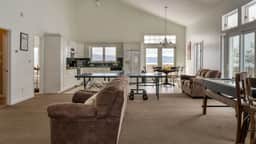 Mountainview - Guest House by AvantStay | Heated Pool + Hot Tub + Games | Lake + Cannoe | Near Hunter Mountain