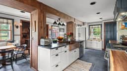 Farmhouse at Leeds by AvantStay | Catskills Farmhouse + Barn Suite + Firepit | Mins to Hudson + Kaaterskill Falls