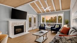 Isle Be There by AvantStay | Shared Pool + Pickleball Court + Sunroom + Deck  | Walk to the Beach