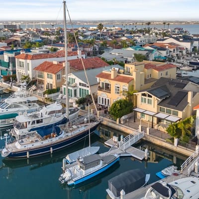 Admiralty Anchor by AvantStay | Marina-Front Deck + Firepit | Coronado Cays
