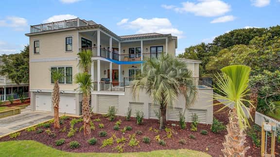 4 36th Avenue by AvantStay | Chef's Kitchen, Rooftop & Pool!