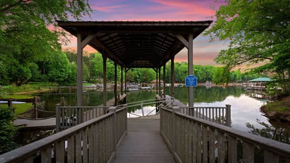 Shoreway Cove by AvantStay | Waterfront, Pool, Dock