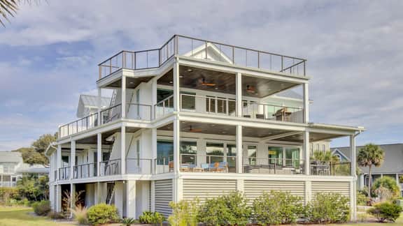 7 Beachwood East by AvantStay | Ocean Views, Hot Tub, 7BDR